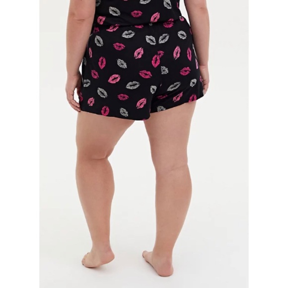 🆕Torrid Super Soft Black Lips Sleep Shorts - Picture 2 of 4